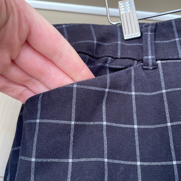 OLD NAVY High Waisted Pixie Pants in Windowpane Print with Secret Slim Pockets - Picture 8 of 11